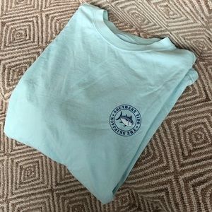 3/$40💕Southern Tide Shirt